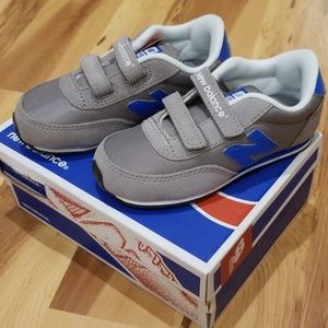 NEW Little Boys Size 9W New Balance Velcro Shoes
